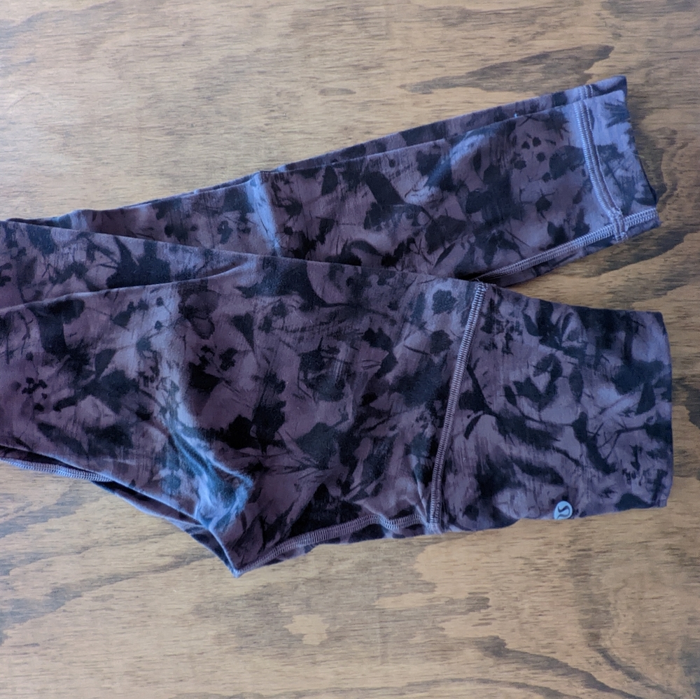 Lululemon Aligns - Picture 2 of 3